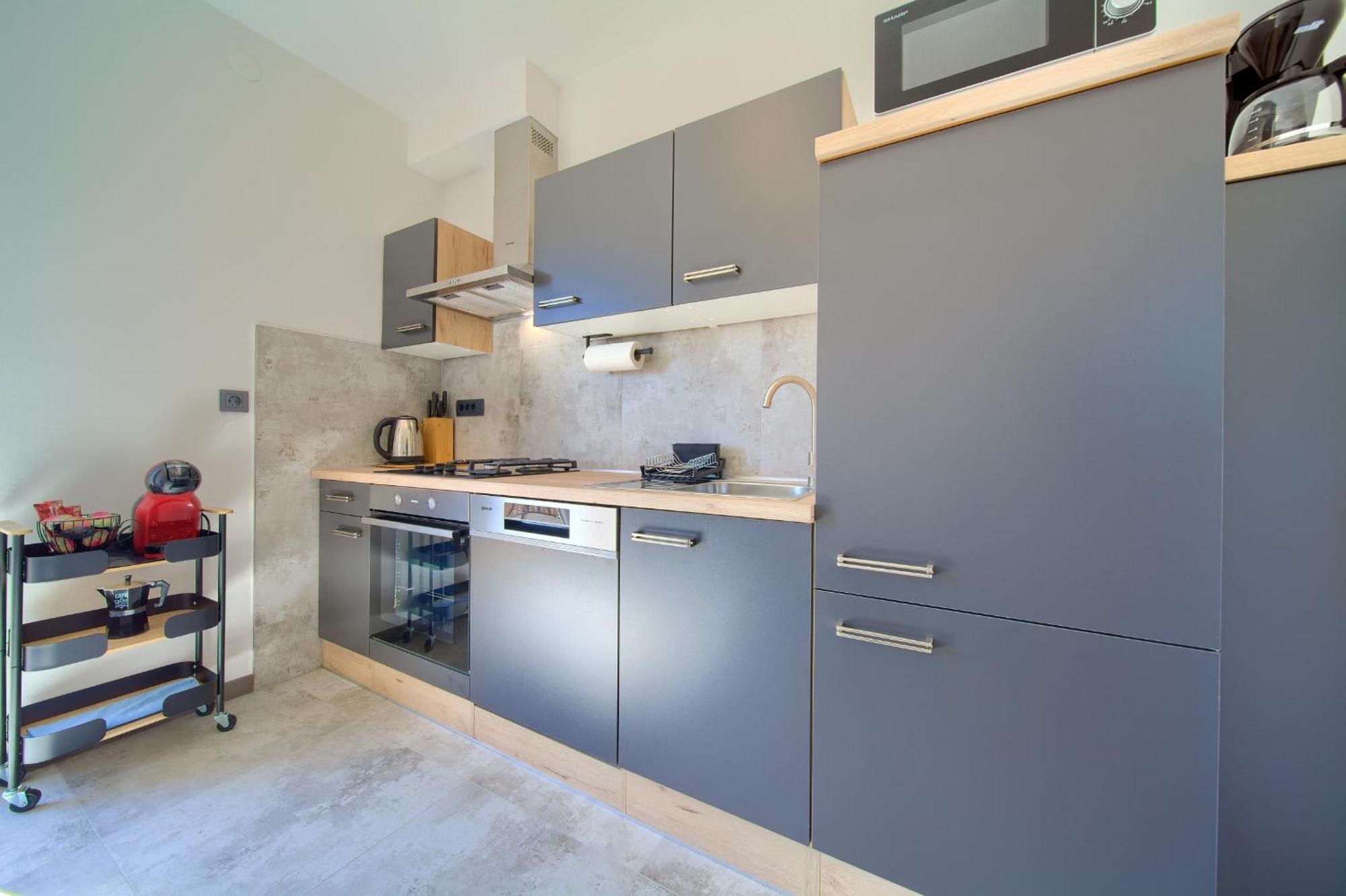 Apartment Lela Кърк Екстериор снимка