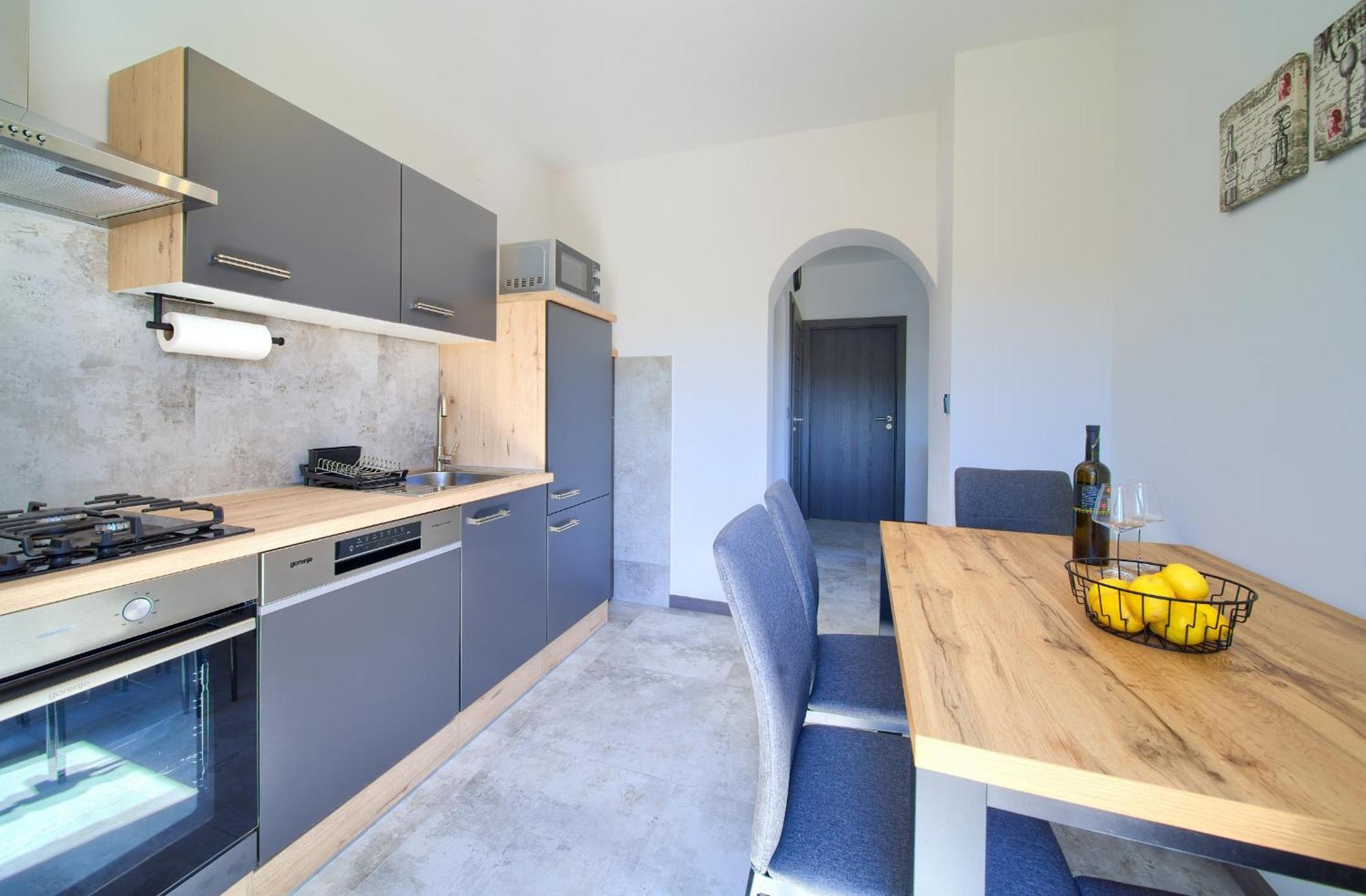 Apartment Lela Кърк Екстериор снимка