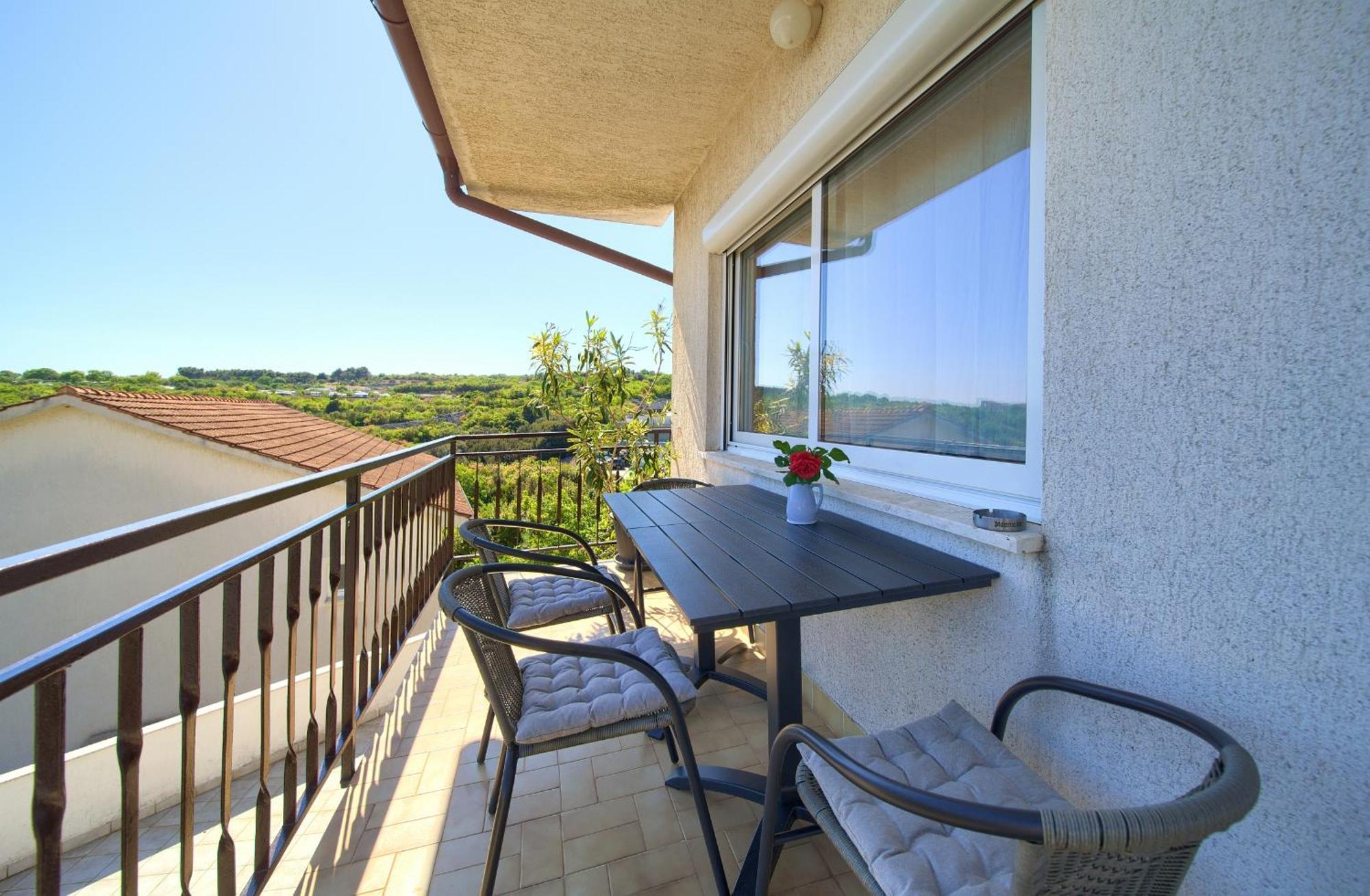 Apartment Lela Кърк Екстериор снимка